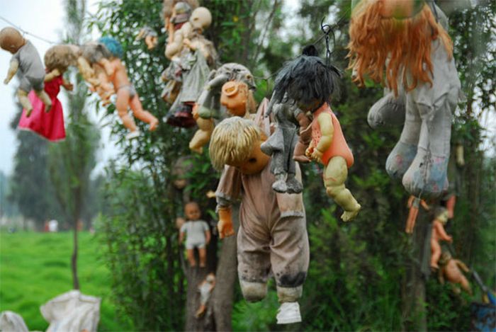 Island of the Dolls