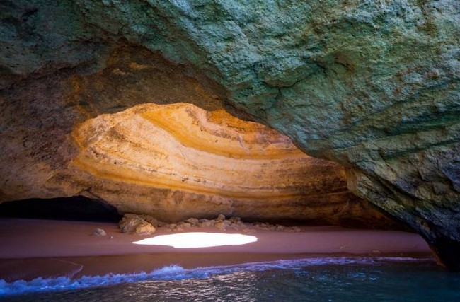 Algar de Benagil: Secret Beach